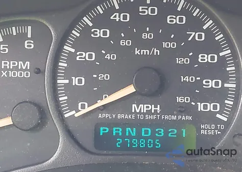 2002 Chevrolet Silverado 1500 z USA, uszkodzony, nr VIN 2GCEK19T721240785